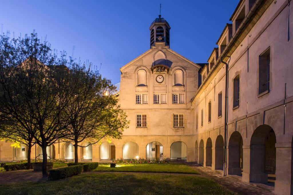 サン＝ドニChic Apart With Great View Of Parisアパートメント エクステリア 写真